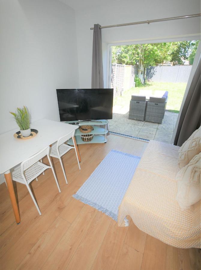 Turay Court Holiday Apartments บอร์นมัธ ภายนอก รูปภาพ