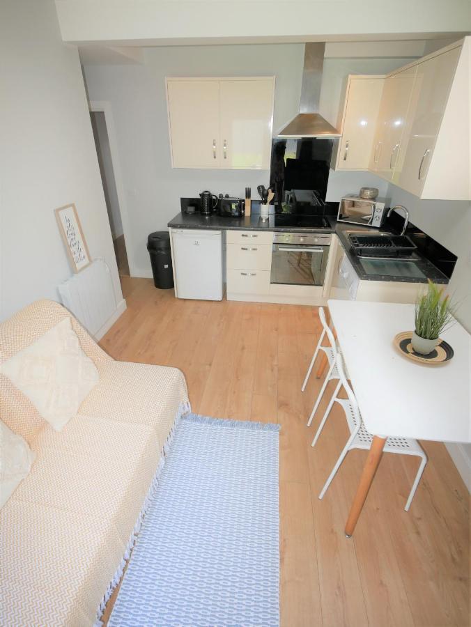 Turay Court Holiday Apartments บอร์นมัธ ภายนอก รูปภาพ