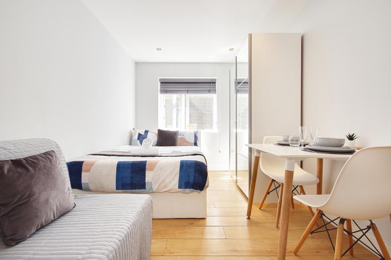 Turay Court Holiday Apartments บอร์นมัธ ภายนอก รูปภาพ