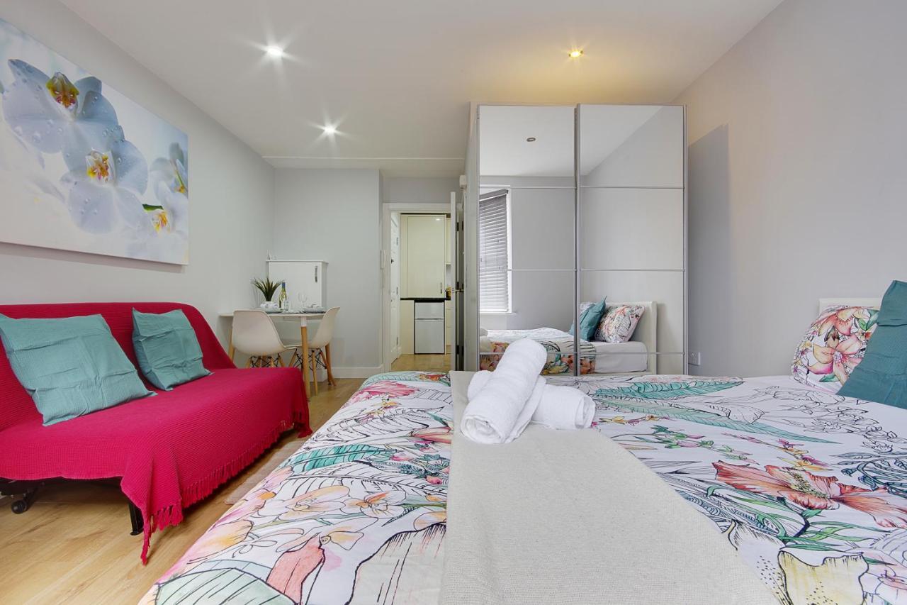 Turay Court Holiday Apartments บอร์นมัธ ภายนอก รูปภาพ