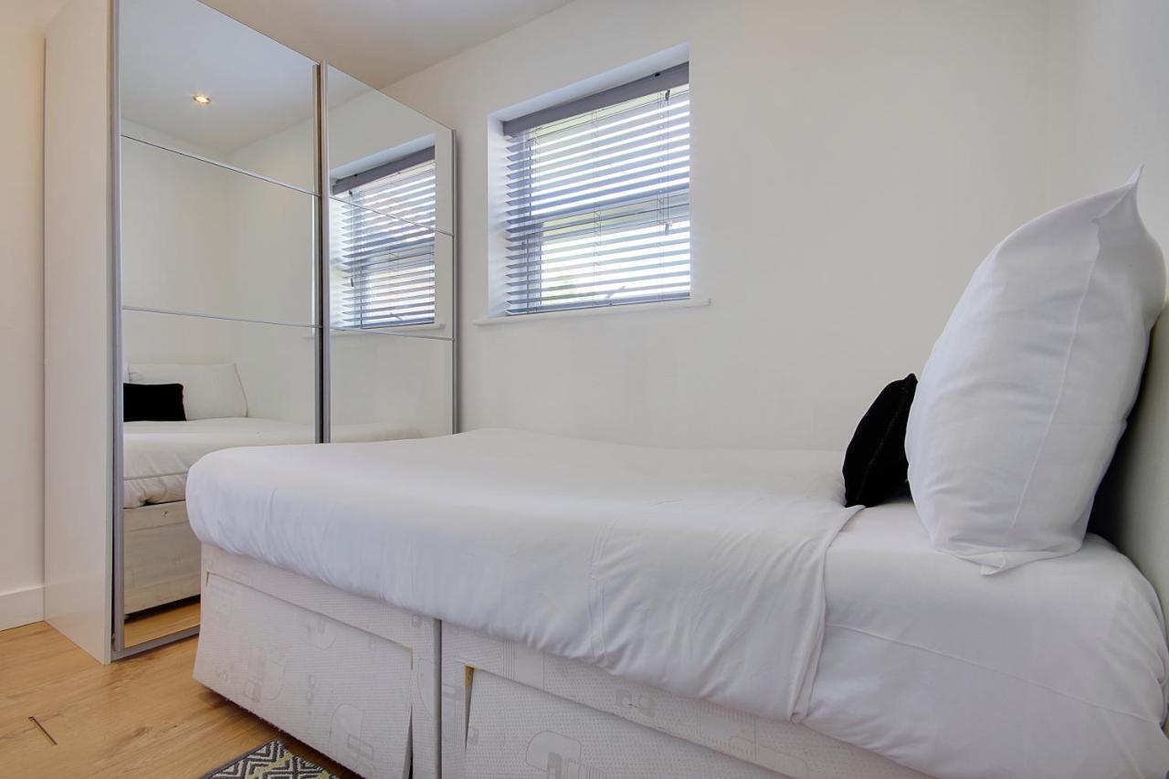 Turay Court Holiday Apartments บอร์นมัธ ภายนอก รูปภาพ