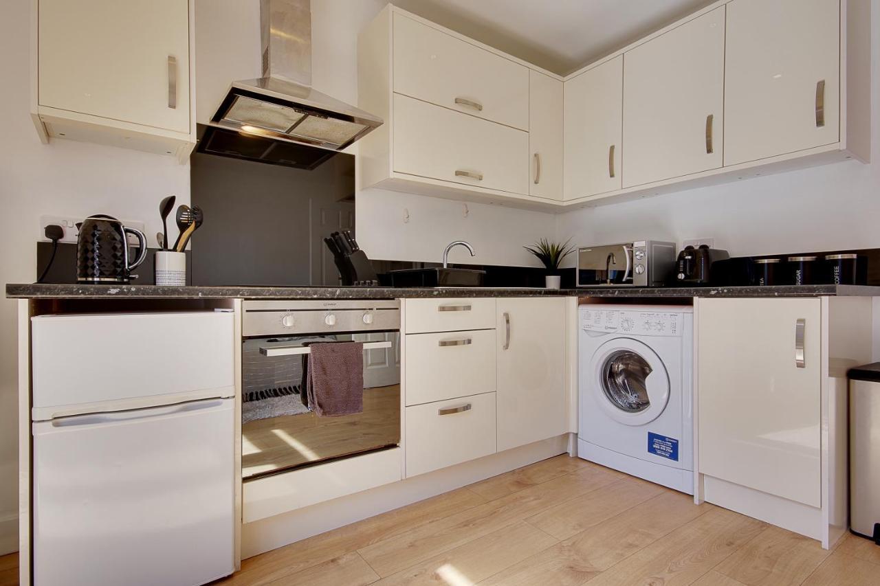 Turay Court Holiday Apartments บอร์นมัธ ภายนอก รูปภาพ