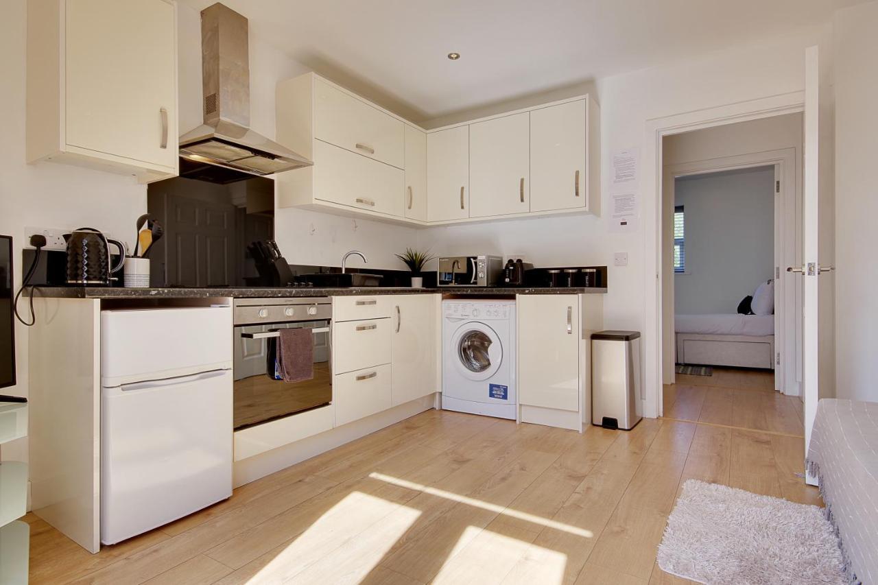 Turay Court Holiday Apartments บอร์นมัธ ภายนอก รูปภาพ