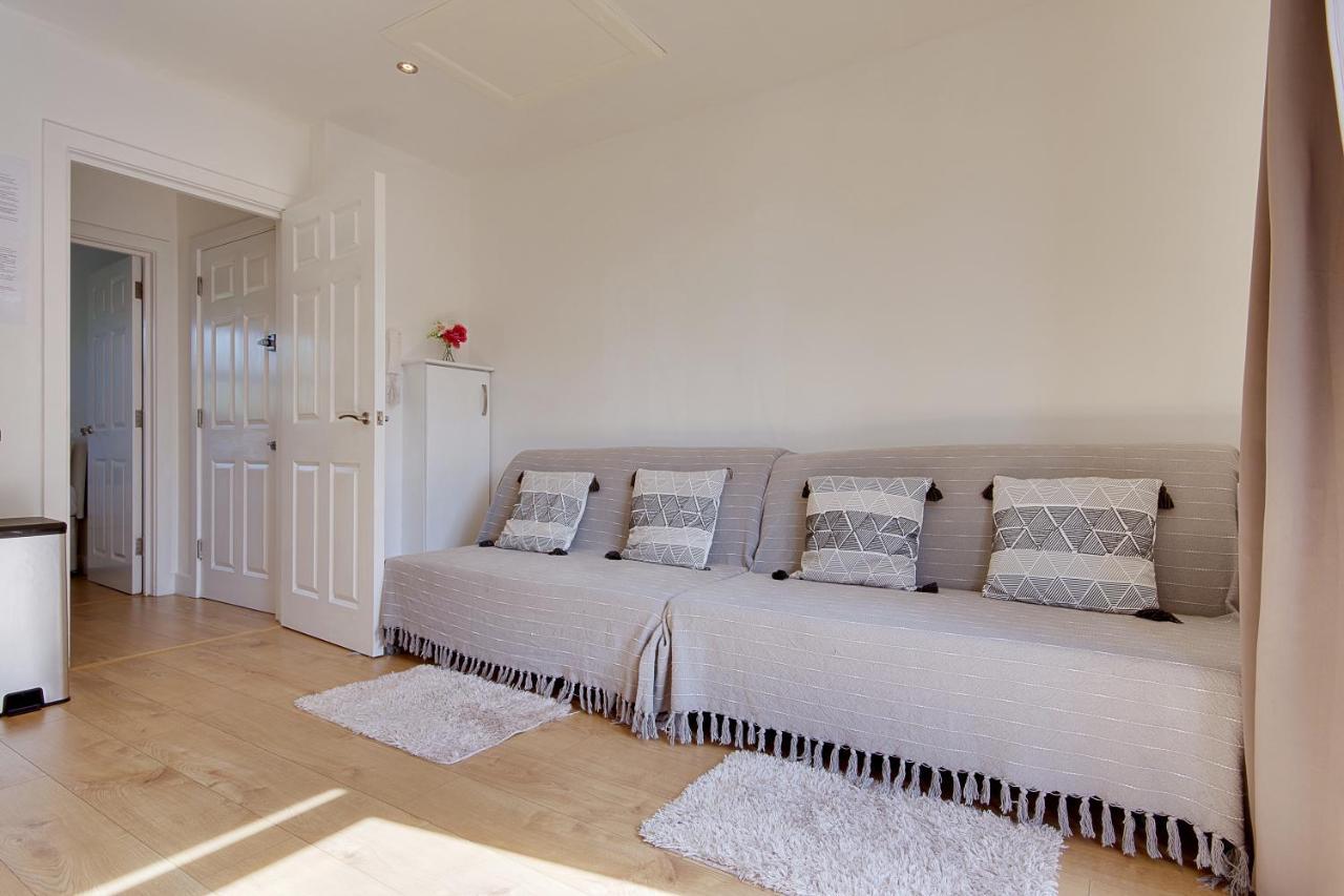 Turay Court Holiday Apartments บอร์นมัธ ภายนอก รูปภาพ
