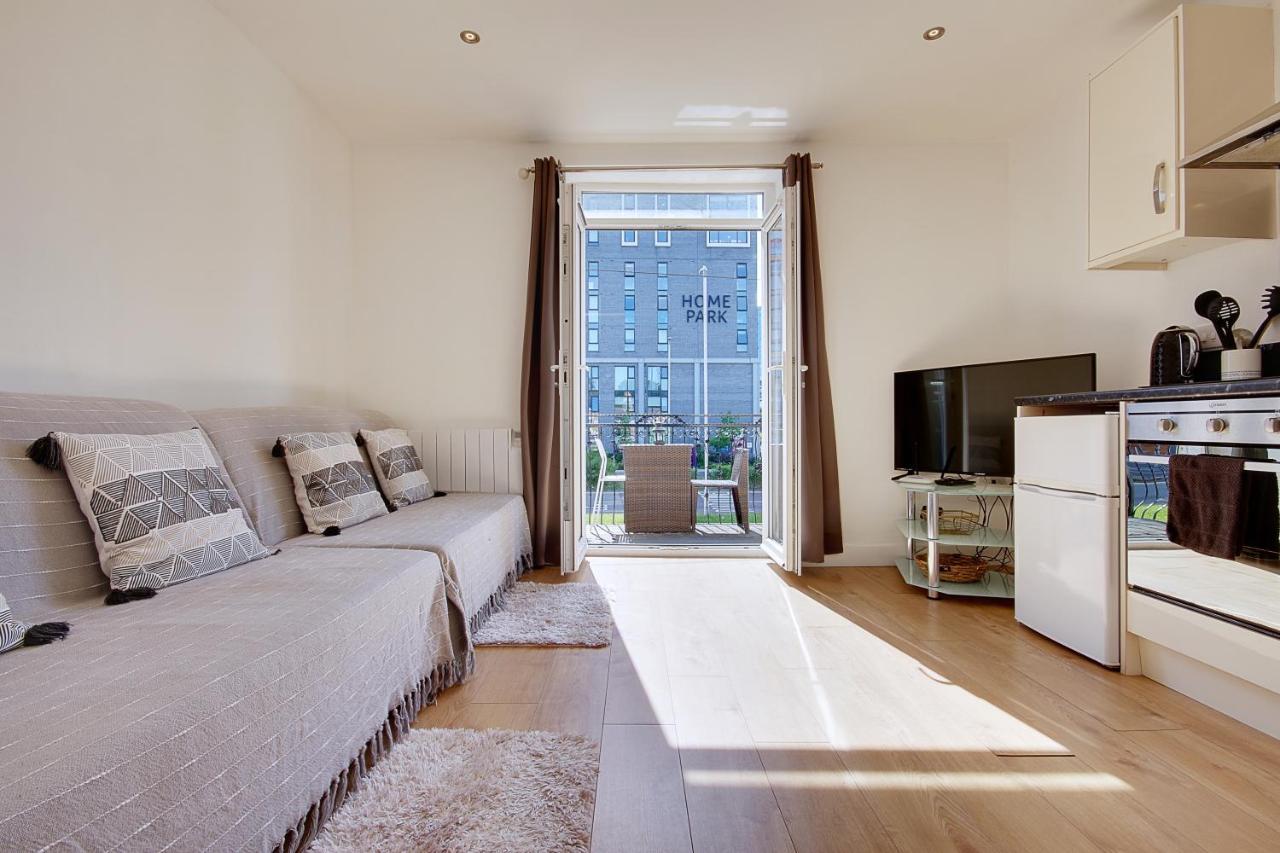 Turay Court Holiday Apartments บอร์นมัธ ภายนอก รูปภาพ