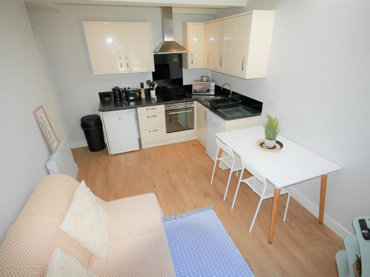 Turay Court Holiday Apartments บอร์นมัธ ภายนอก รูปภาพ
