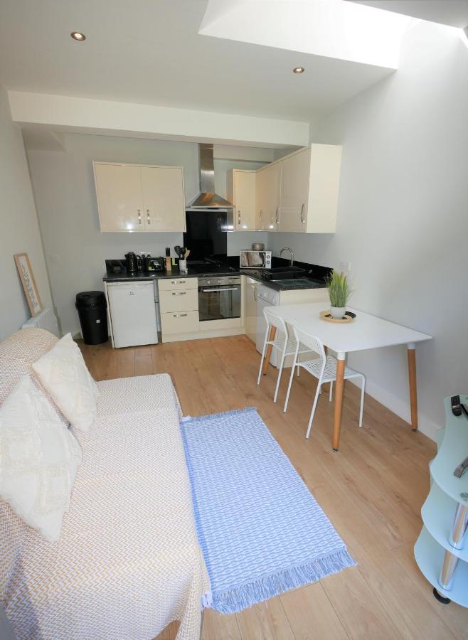 Turay Court Holiday Apartments บอร์นมัธ ภายนอก รูปภาพ