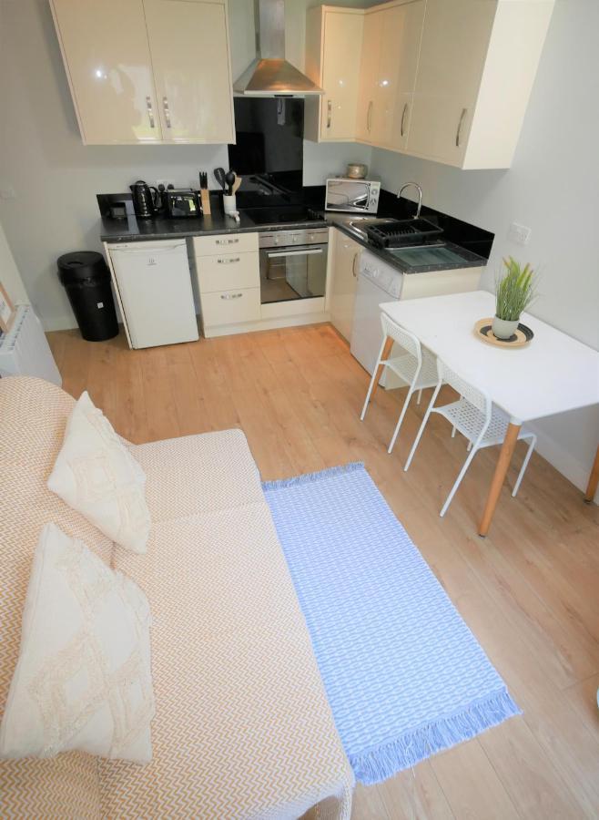Turay Court Holiday Apartments บอร์นมัธ ภายนอก รูปภาพ